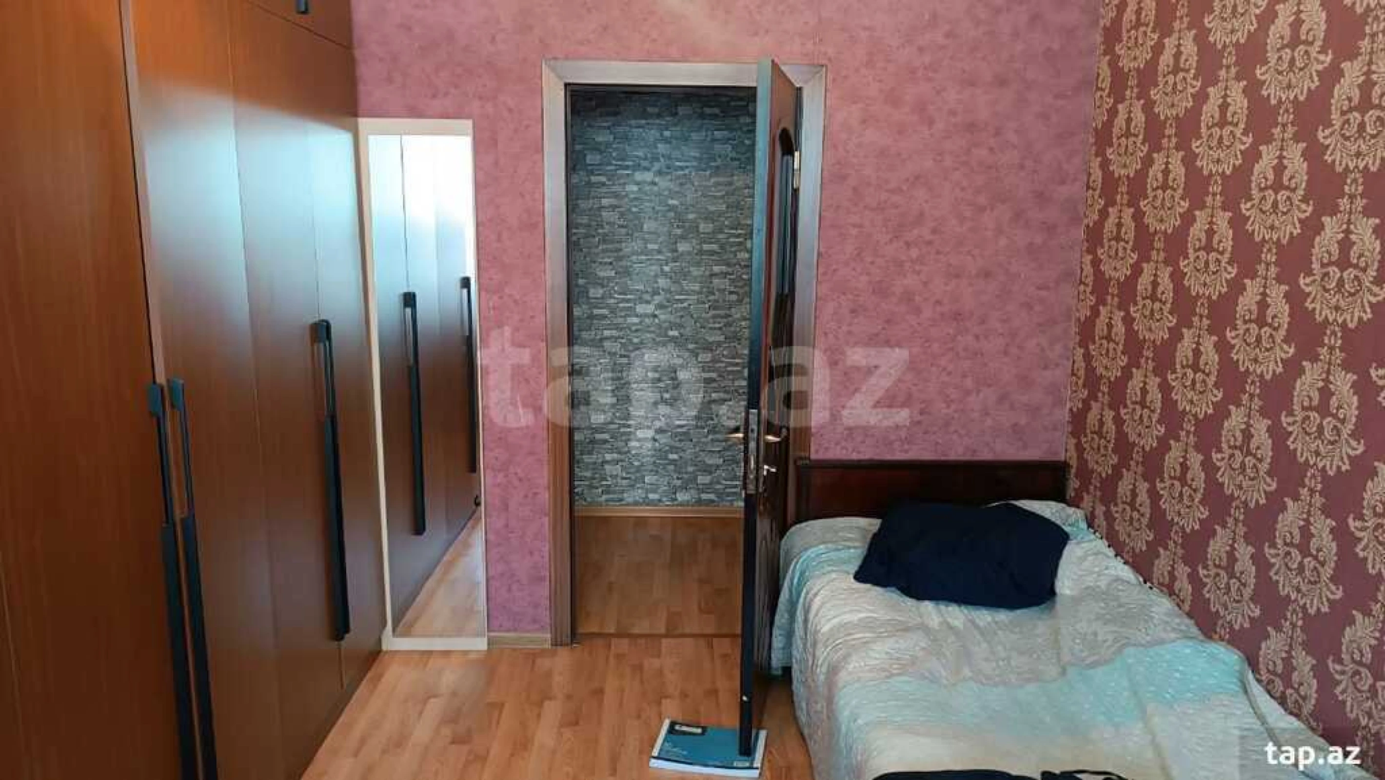 Satılır 5 otaqlı mənzil 120 m²