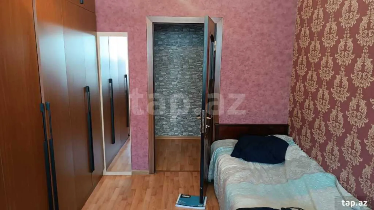 Satılır 5 otaqlı mənzil 120 m²