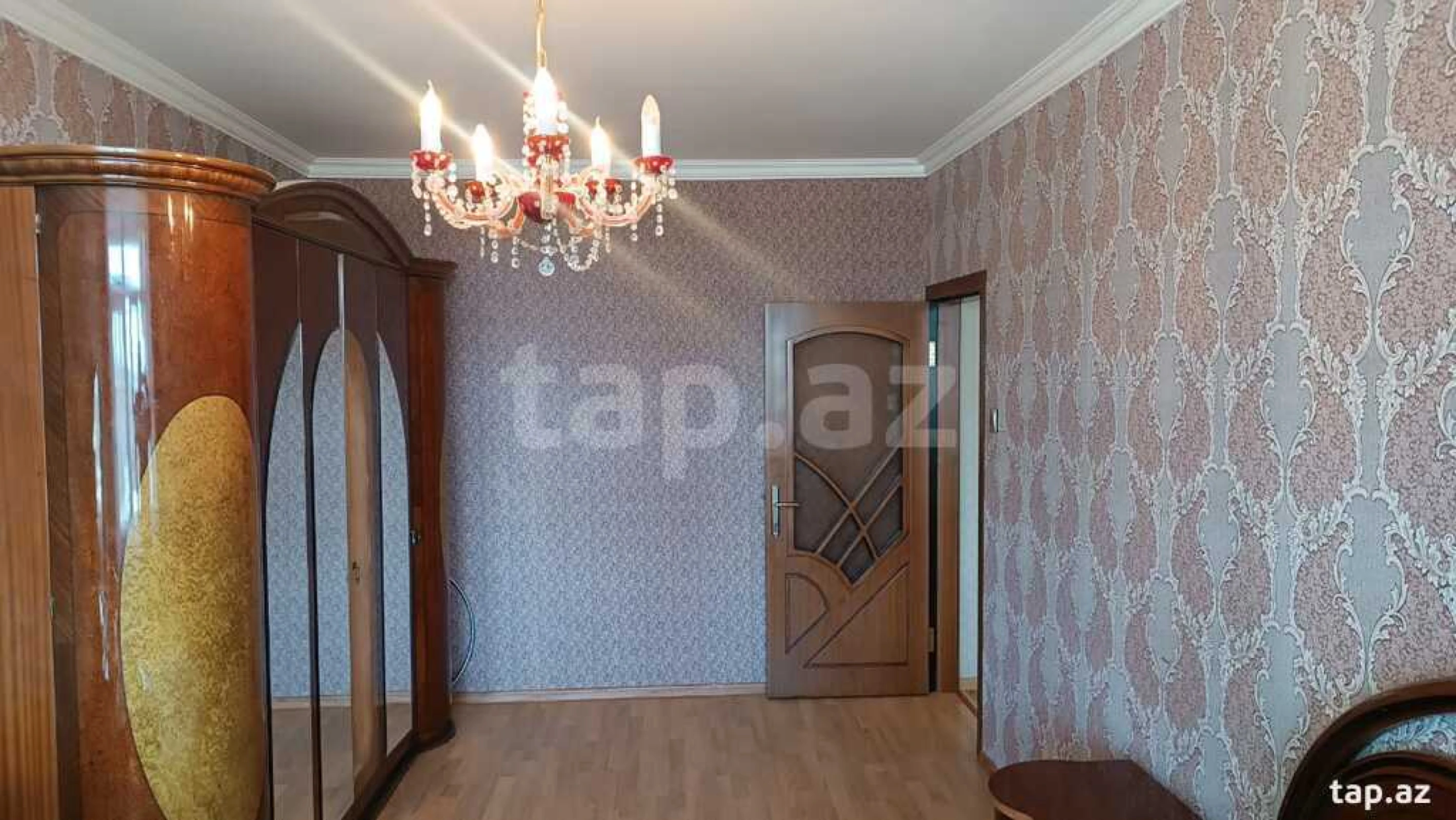 Satılır 5 otaqlı mənzil 120 m²