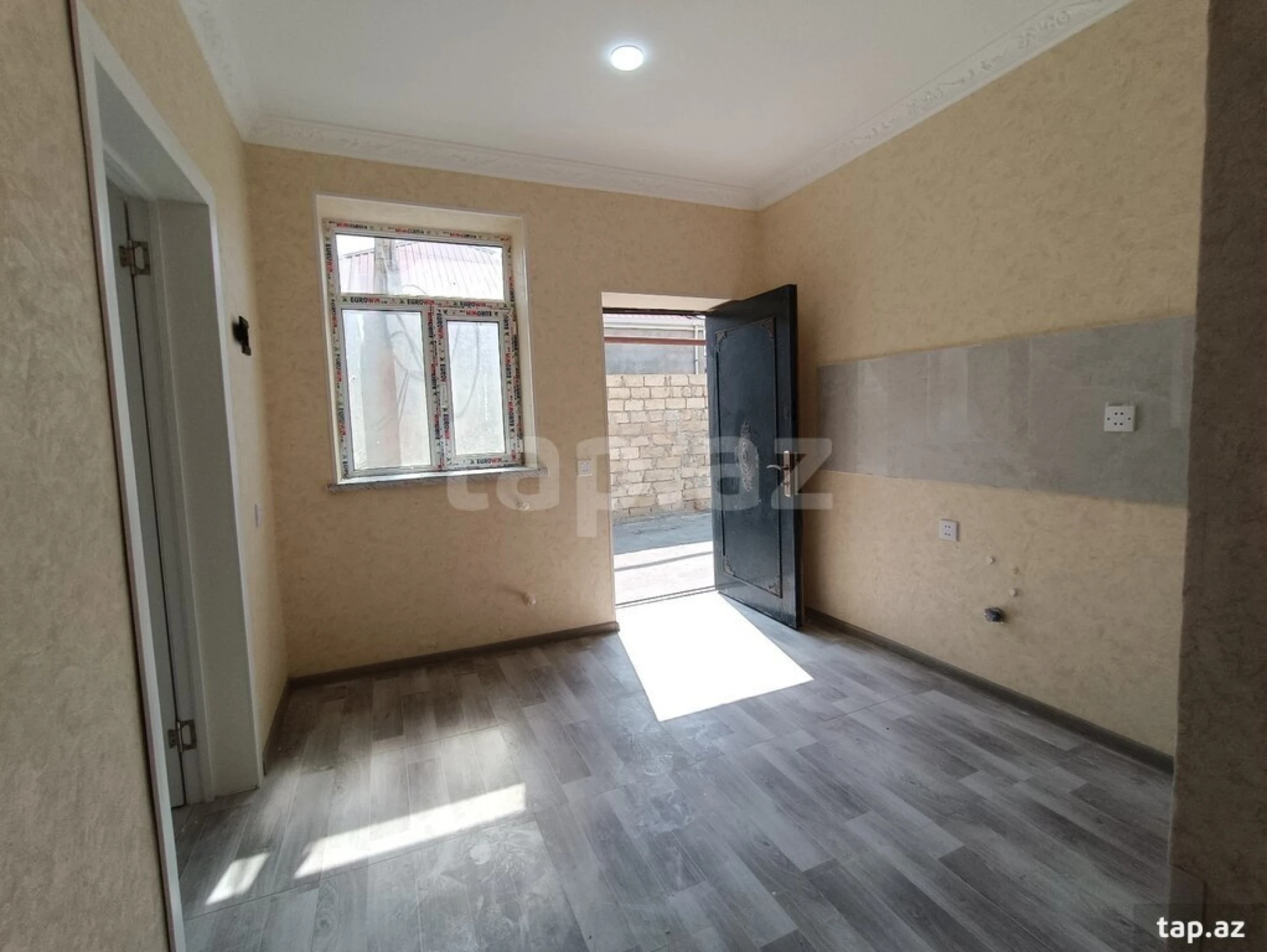 Satılır 3 otaqlı həyət evi
