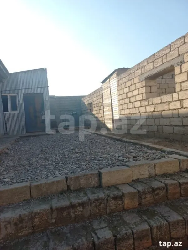 Satılır 1 otaqlı həyət evi 40 m²