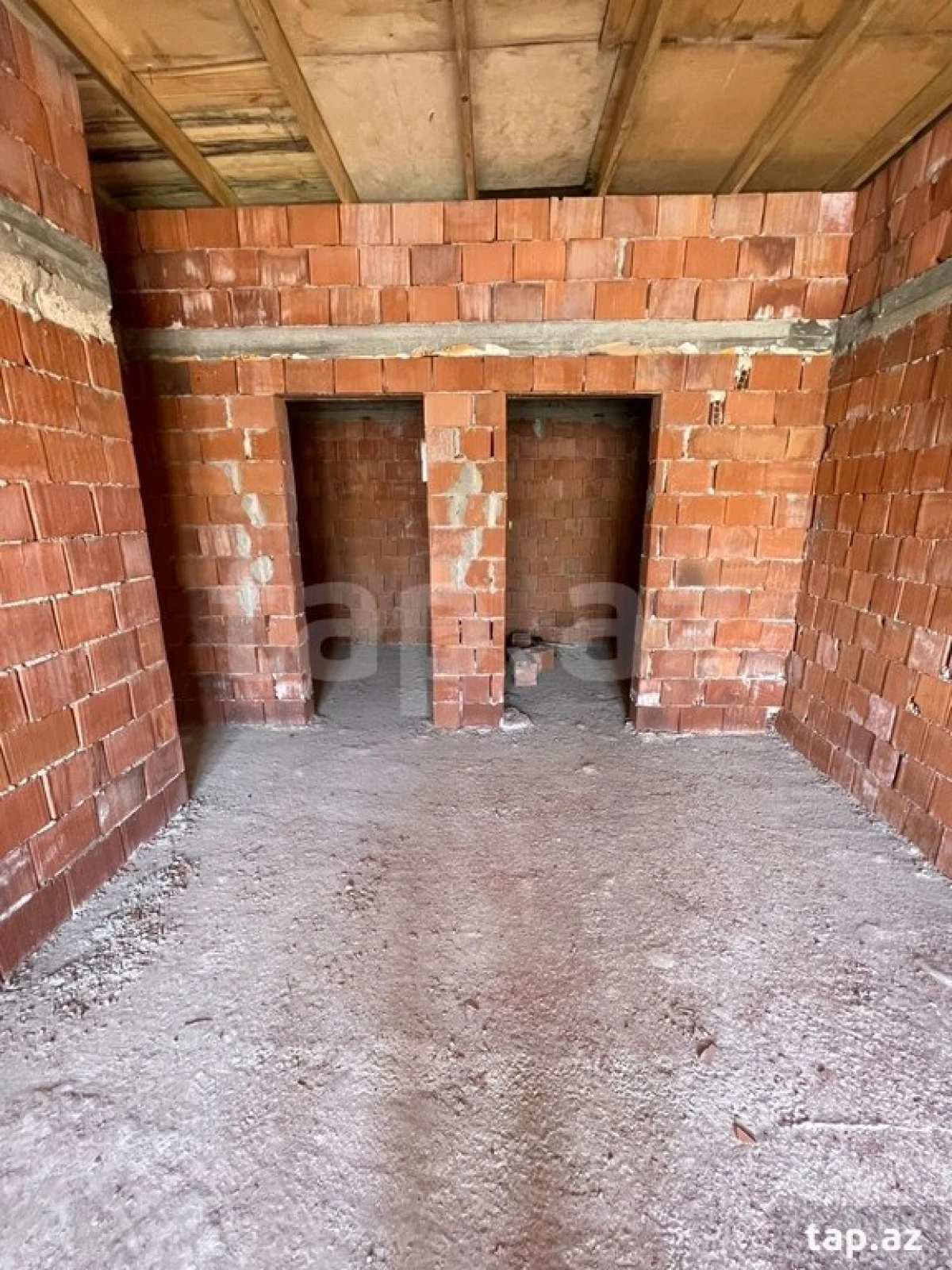 Satılır 5 otaqlı həyət evi