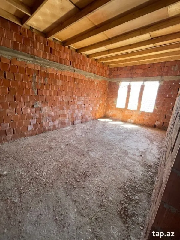 Satılır 5 otaqlı həyət evi