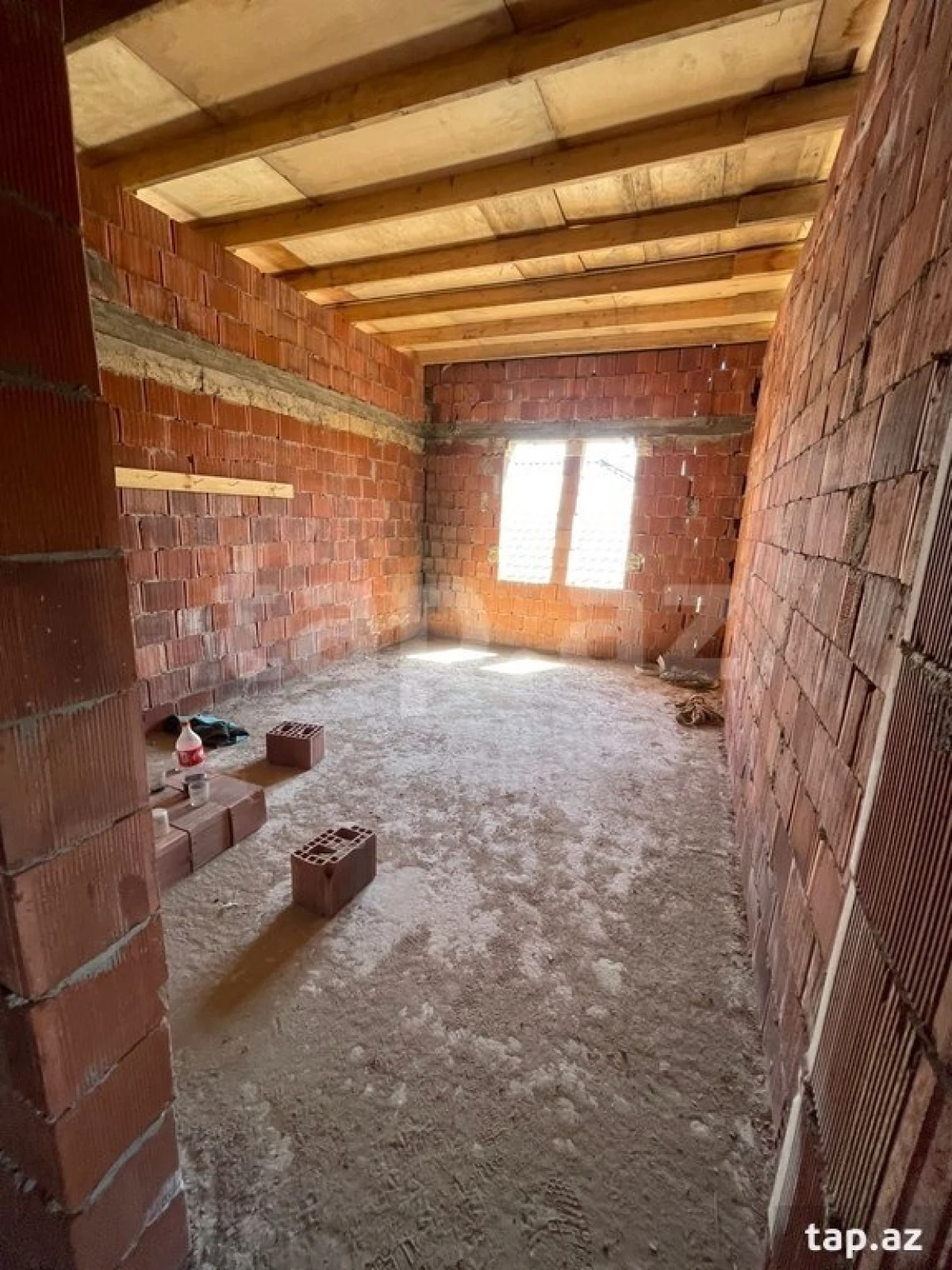 Satılır 5 otaqlı həyət evi