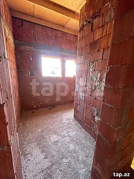 Satılır 5 otaqlı həyət evi