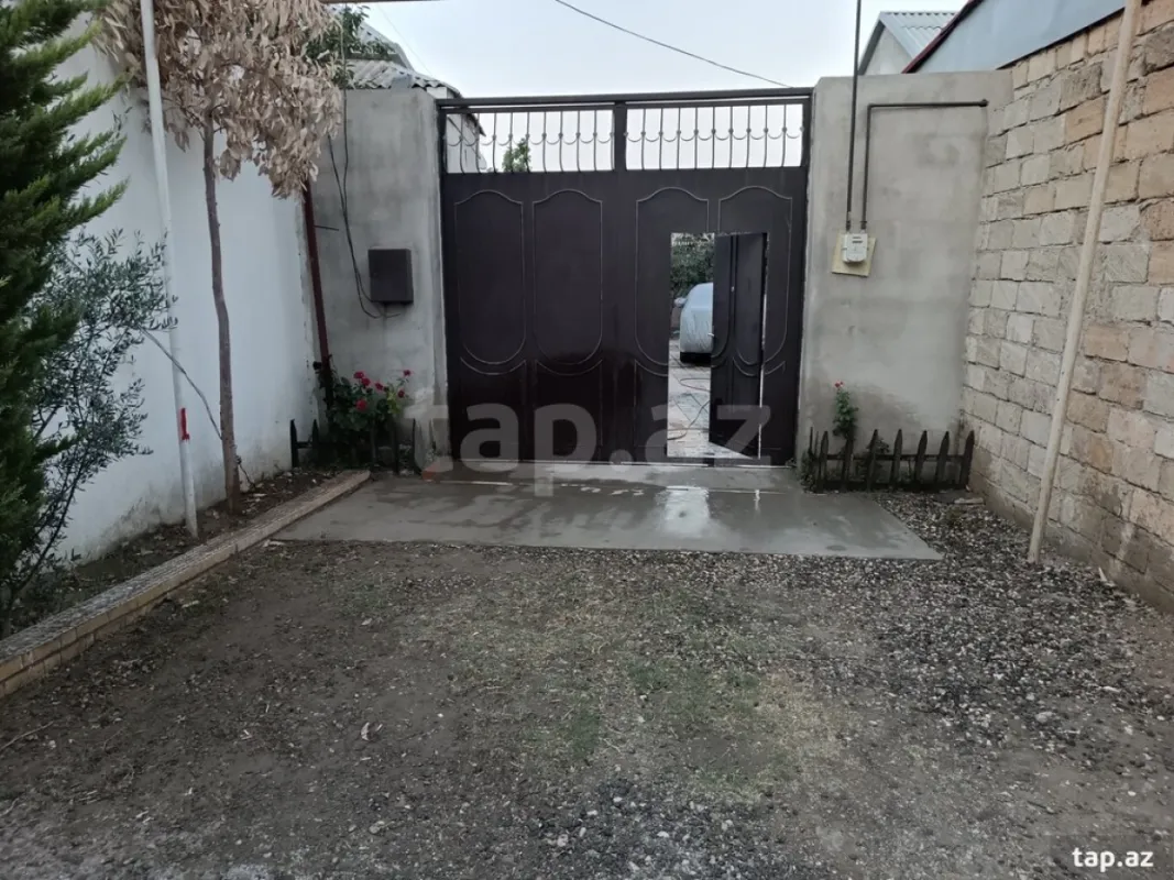 Satılır 4 otaqlı həyət evi 140 m²
