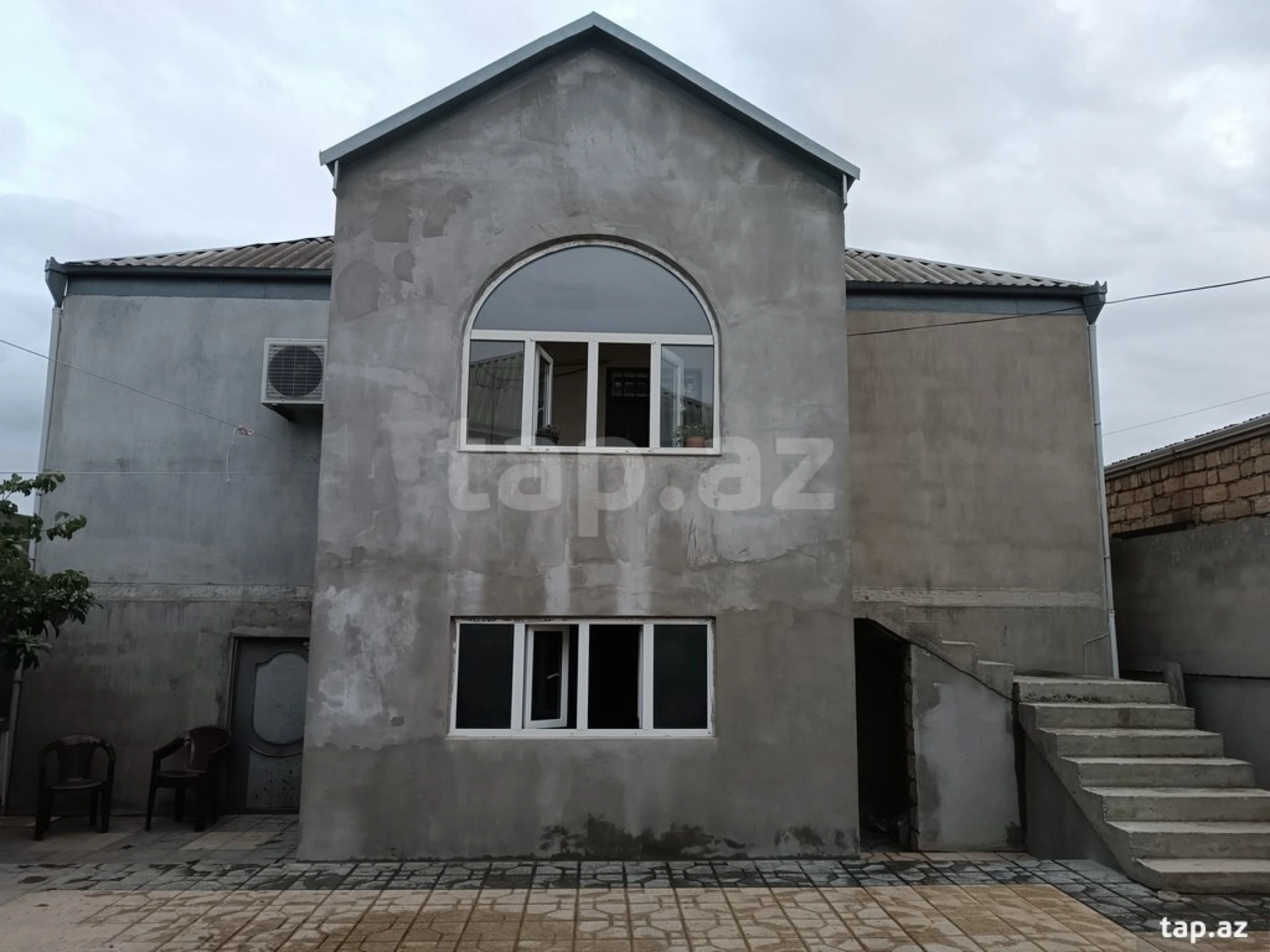 Satılır 4 otaqlı həyət evi 140 m²