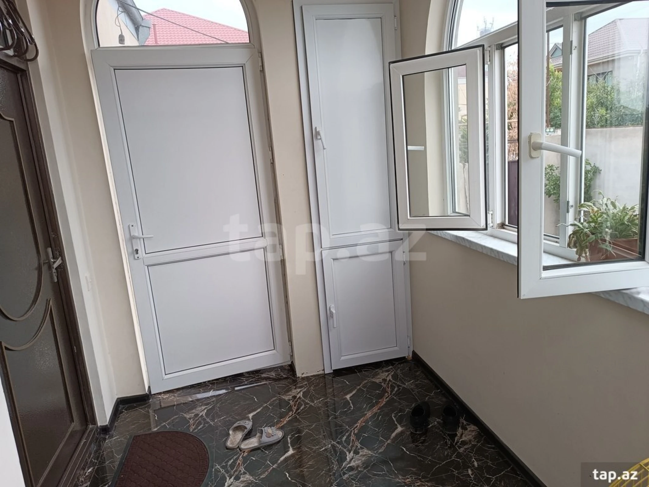 Satılır 4 otaqlı həyət evi 140 m²