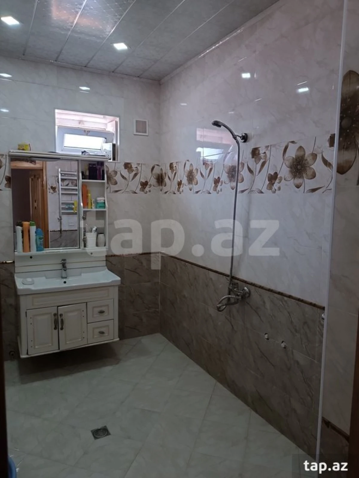 Satılır 4 otaqlı həyət evi 140 m²