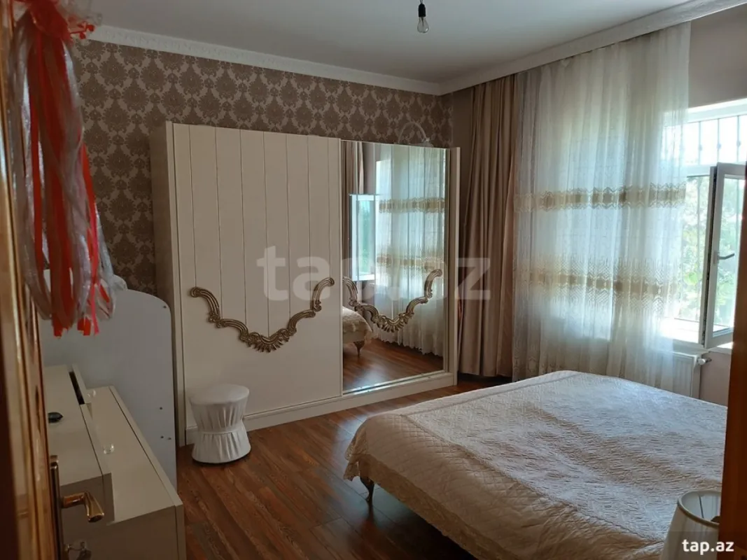Satılır 4 otaqlı həyət evi 140 m²