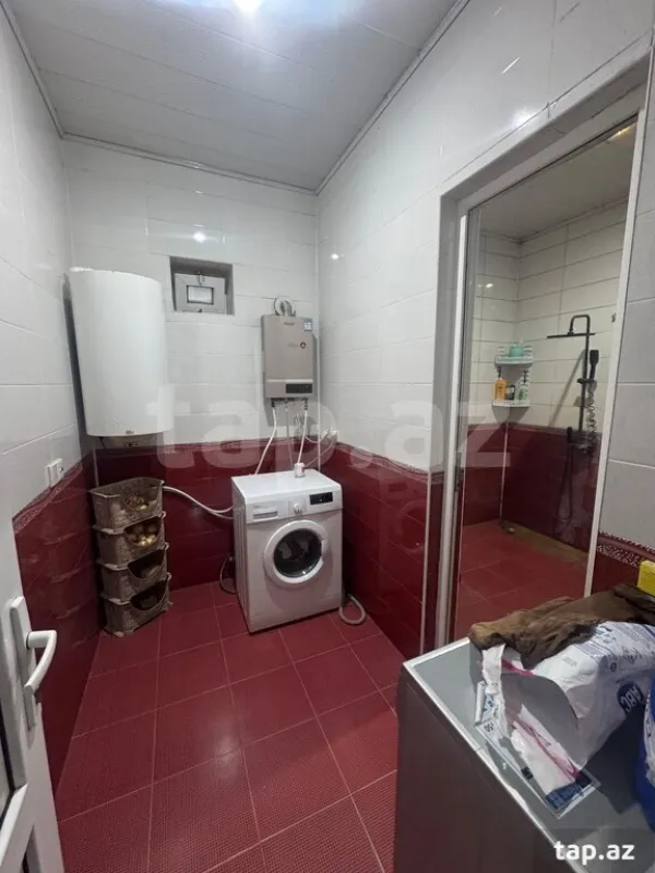 Satılır 8 otaqlı həyət evi