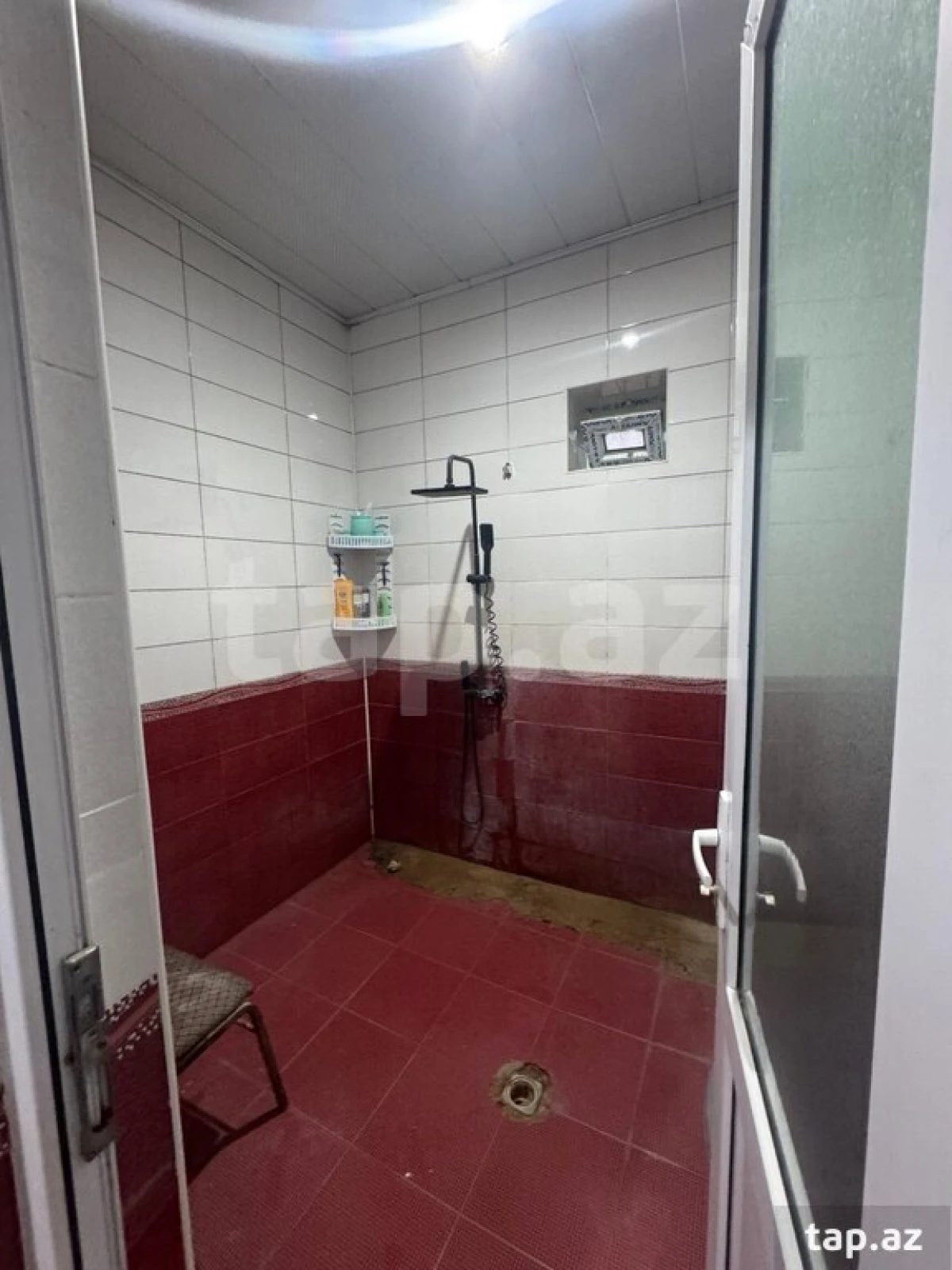 Satılır 8 otaqlı həyət evi