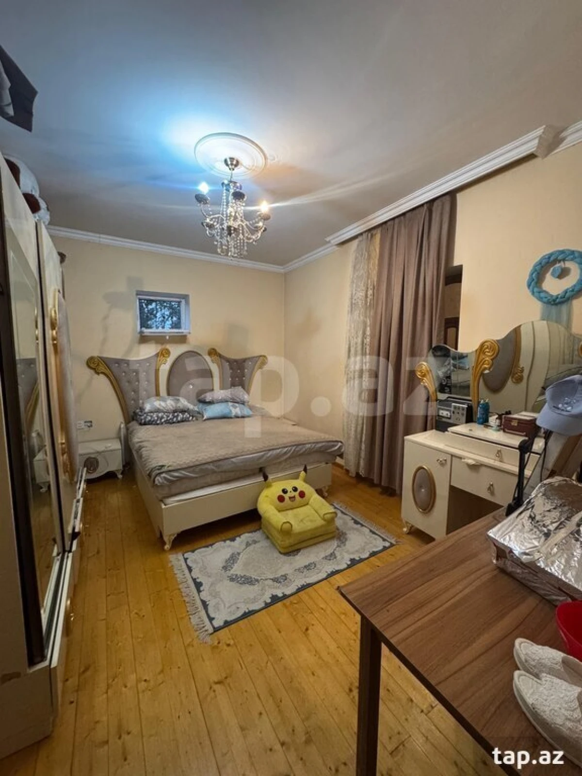 Satılır 8 otaqlı həyət evi