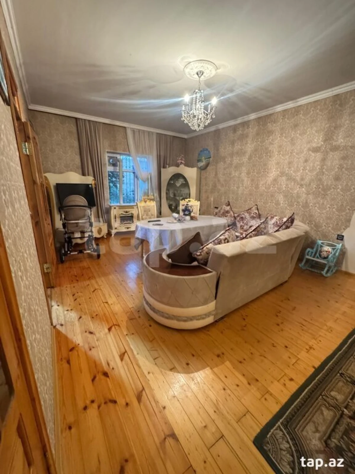 Satılır 8 otaqlı həyət evi