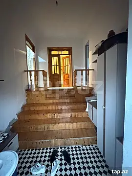 Satılır 8 otaqlı həyət evi