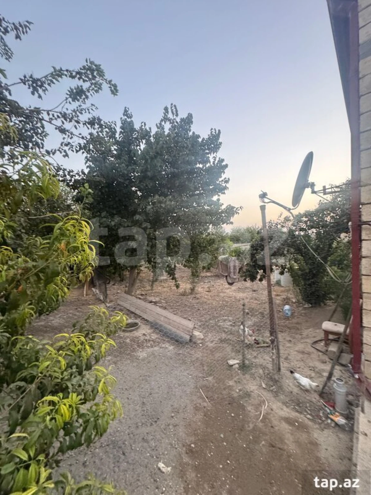Satılır 8 otaqlı həyət evi