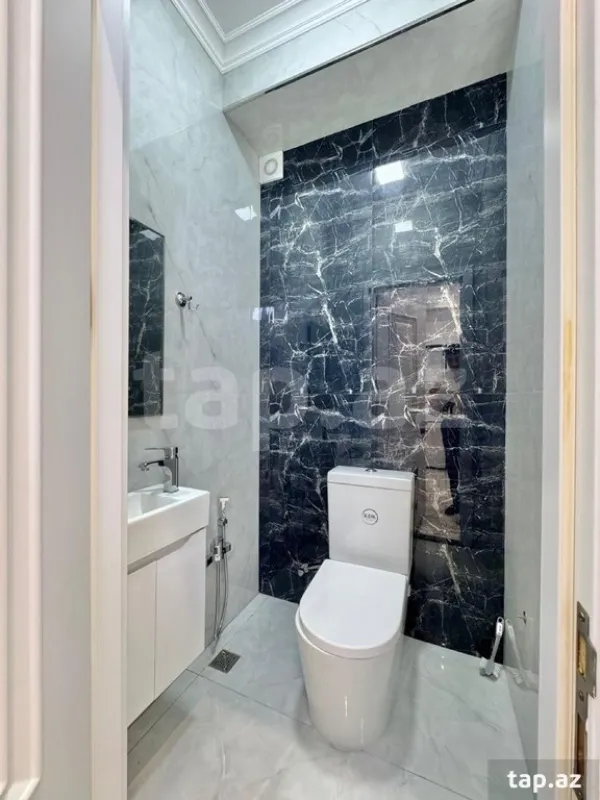 Kirayə verilir 3 otaqlı yeni tikili 150 m²