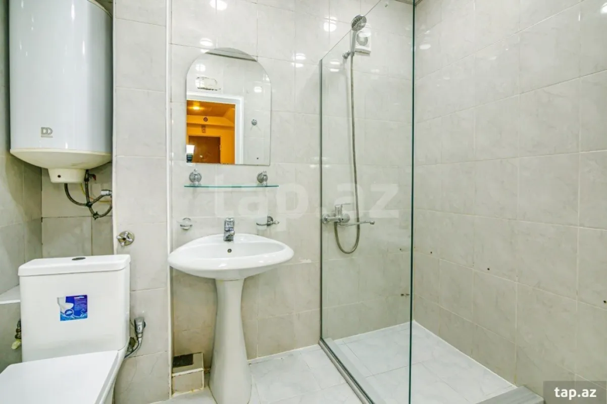 Kirayə verilir 3 otaqlı mənzil 135 m²