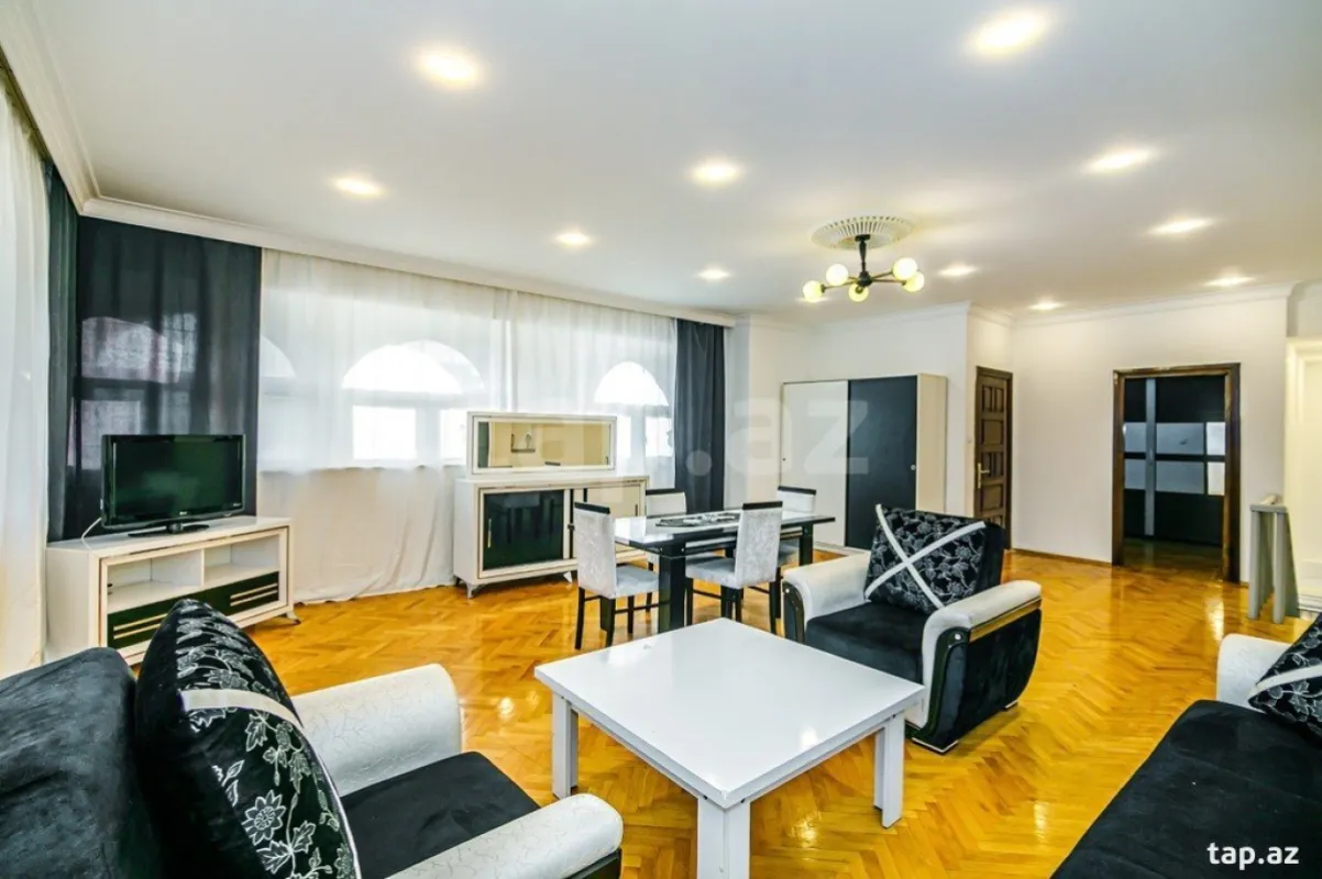 Kirayə verilir 3 otaqlı mənzil 135 m²