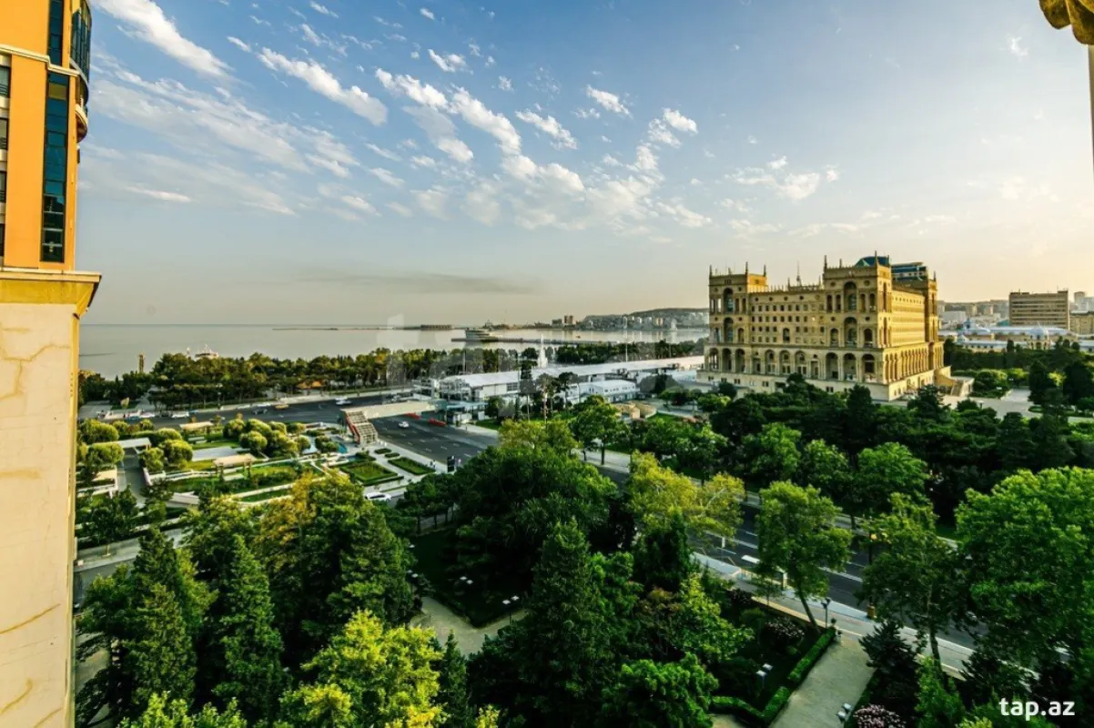 Kirayə verilir 3 otaqlı mənzil 135 m²