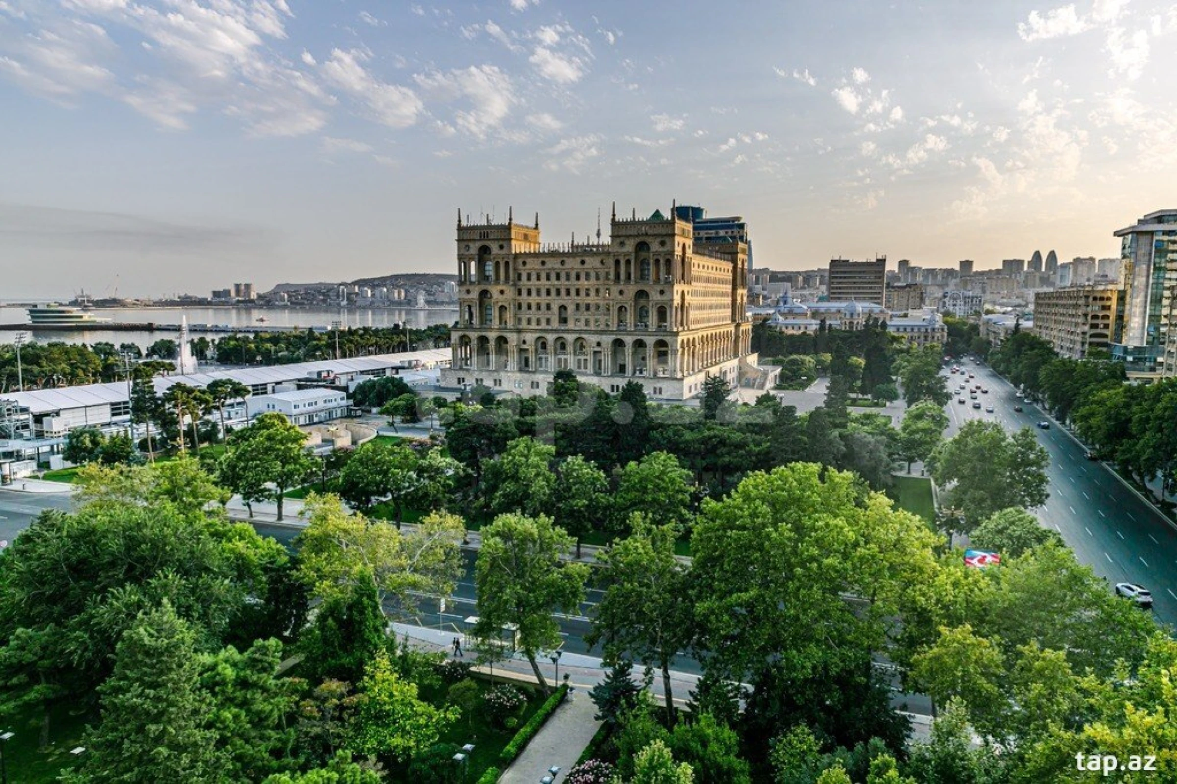 Kirayə verilir 3 otaqlı mənzil 135 m²