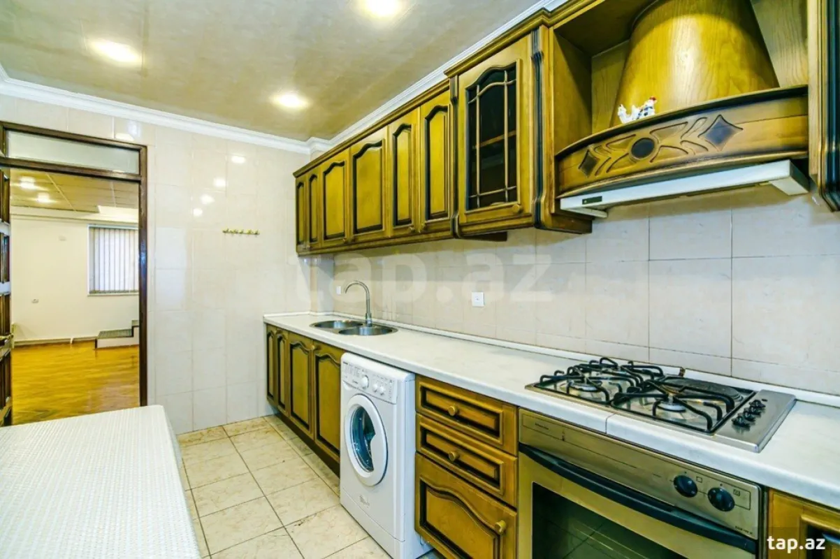 Kirayə verilir 3 otaqlı mənzil 135 m²