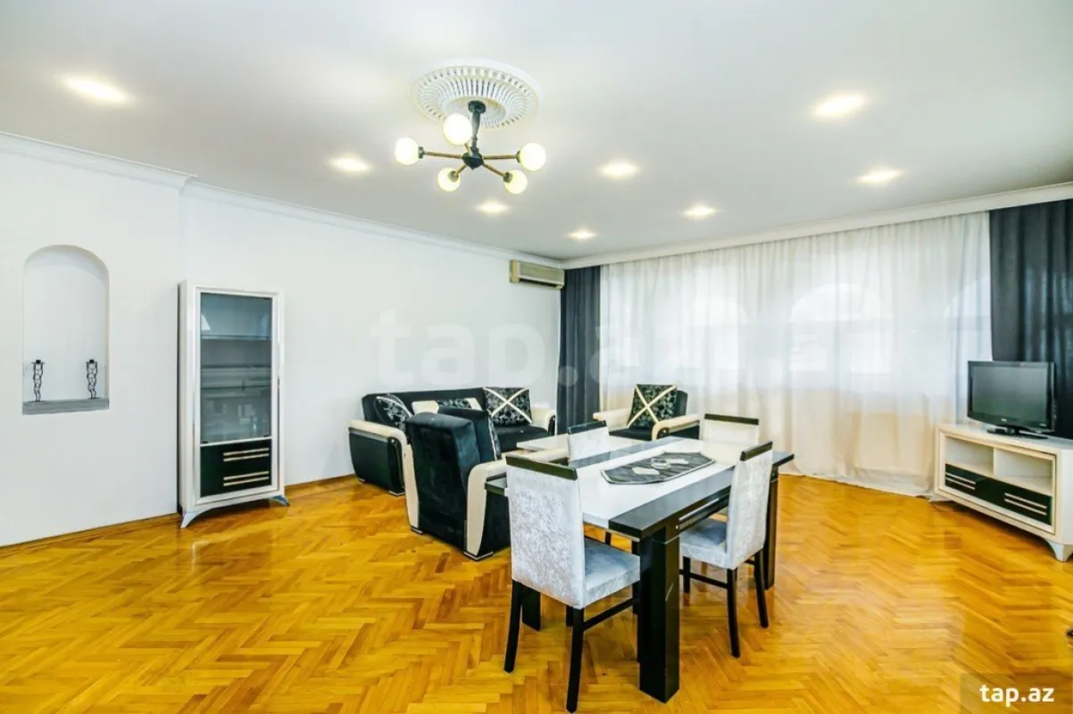 Kirayə verilir 3 otaqlı mənzil 135 m²