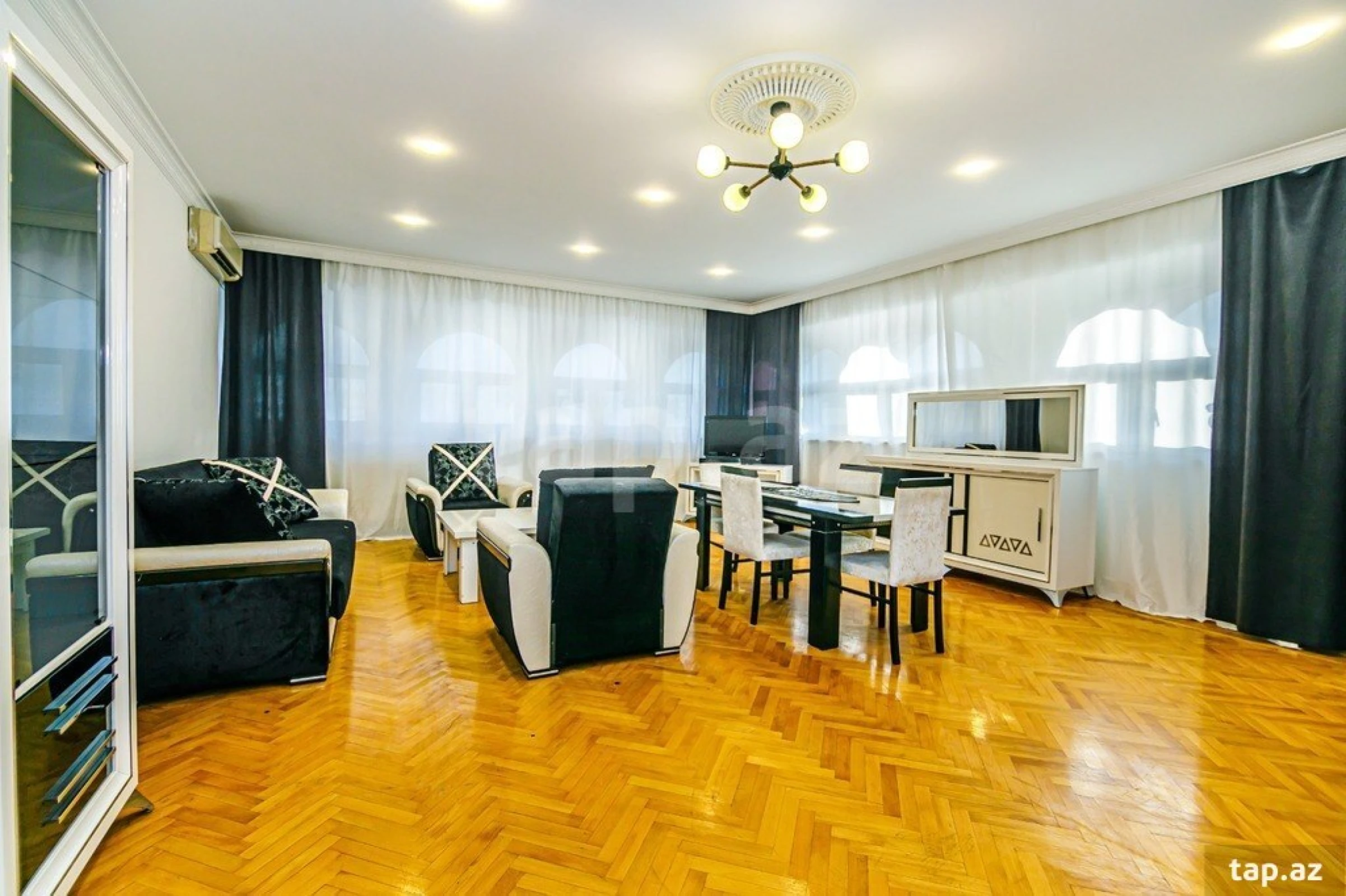 Kirayə verilir 3 otaqlı mənzil 135 m²