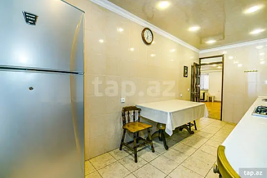 Kirayə verilir 3 otaqlı mənzil 135 m²