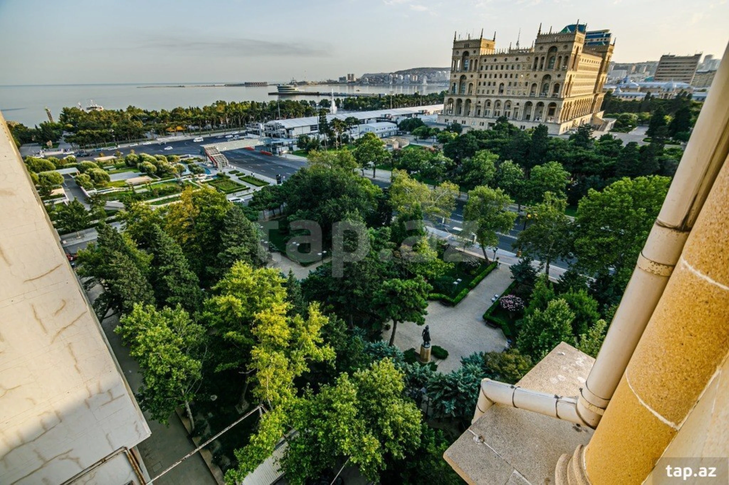 Kirayə verilir 3 otaqlı mənzil 135 m²