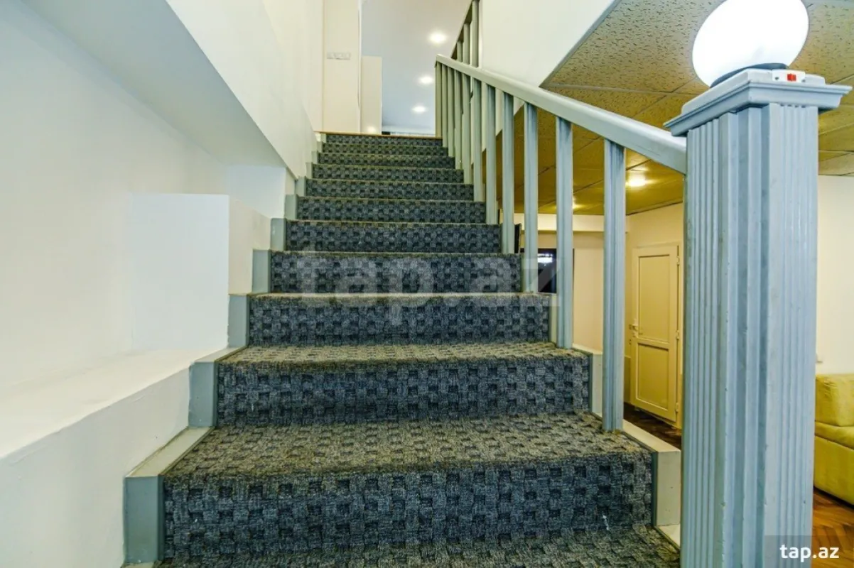 Kirayə verilir 3 otaqlı mənzil 135 m²