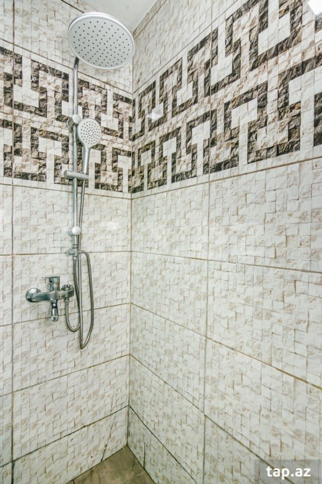 Kirayə verilir 3 otaqlı mənzil 245 m²