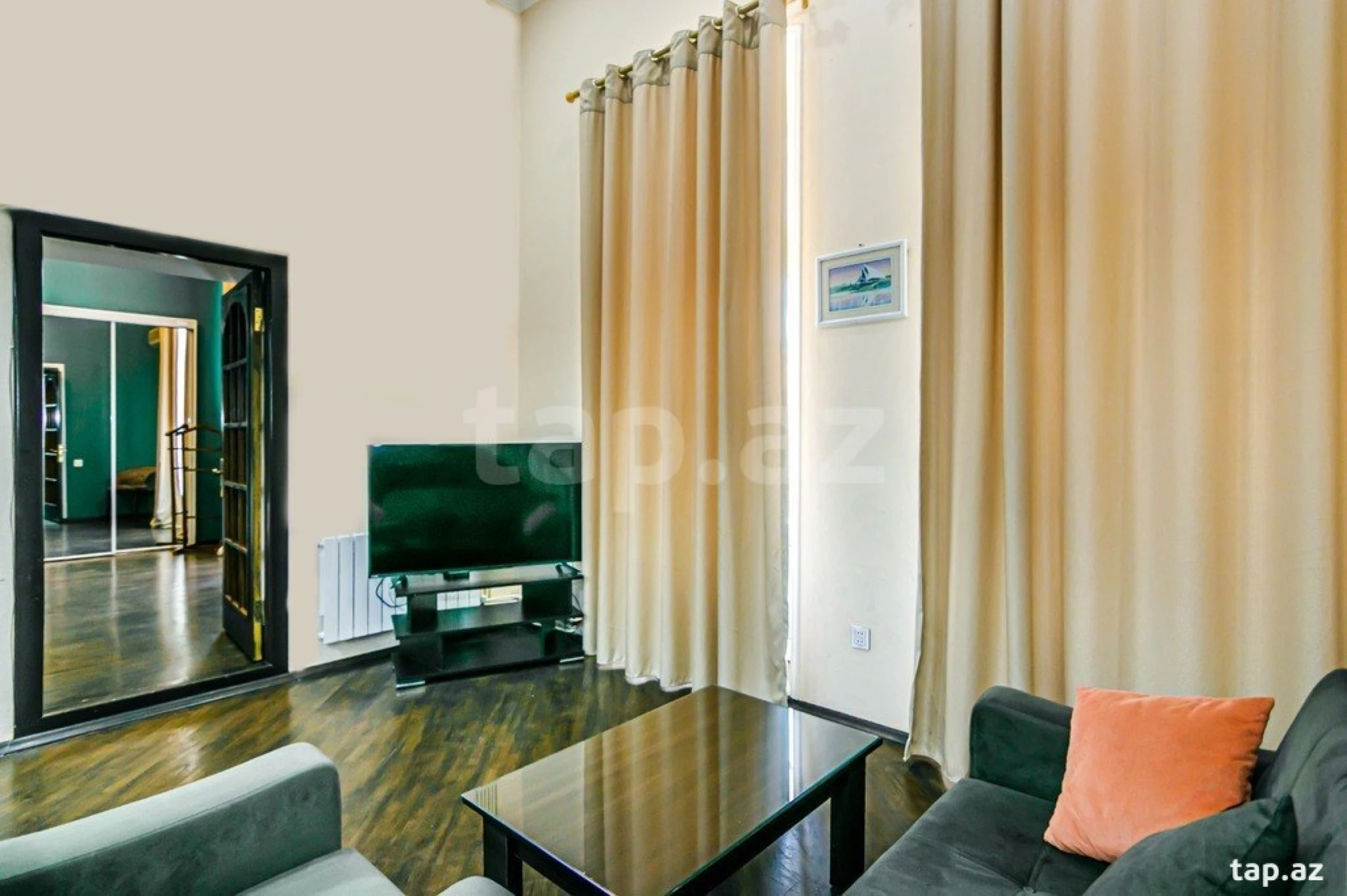 Kirayə verilir 3 otaqlı mənzil 245 m²