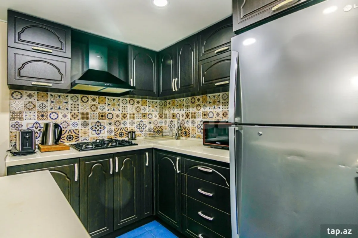 Kirayə verilir 3 otaqlı mənzil 245 m²