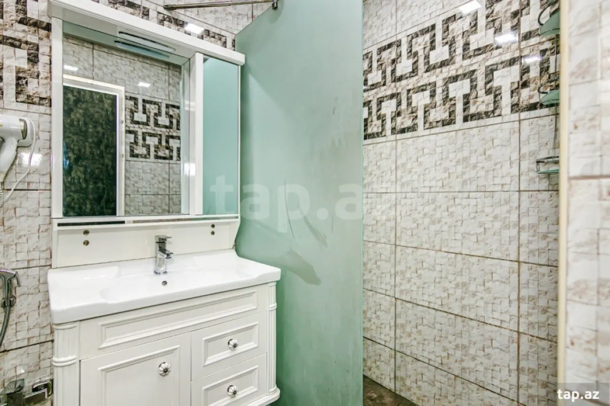 Kirayə verilir 3 otaqlı mənzil 245 m²