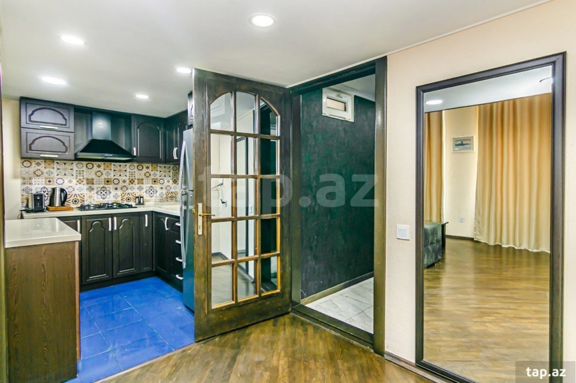 Kirayə verilir 3 otaqlı mənzil 245 m²