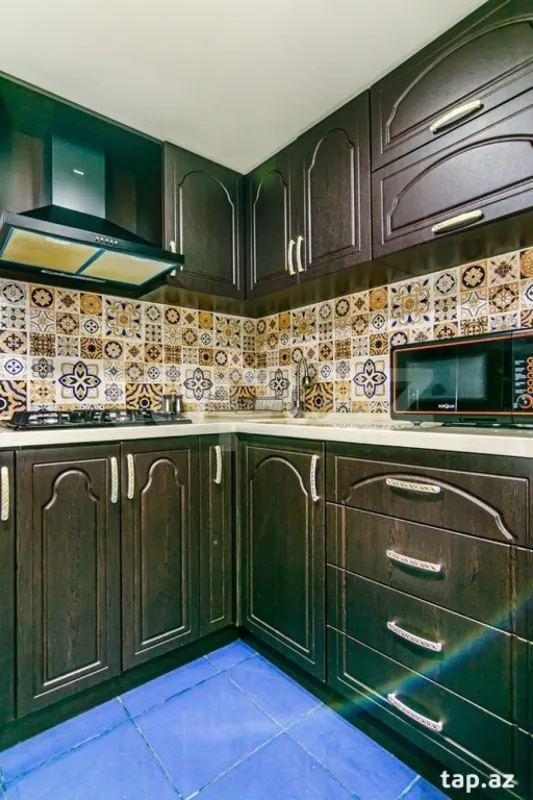 Kirayə verilir 3 otaqlı mənzil 245 m²