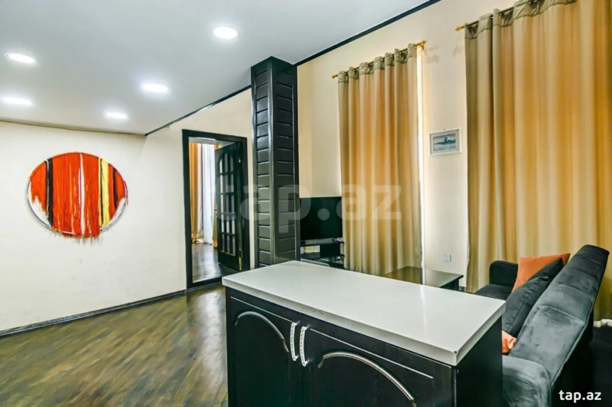Kirayə verilir 3 otaqlı mənzil 245 m²