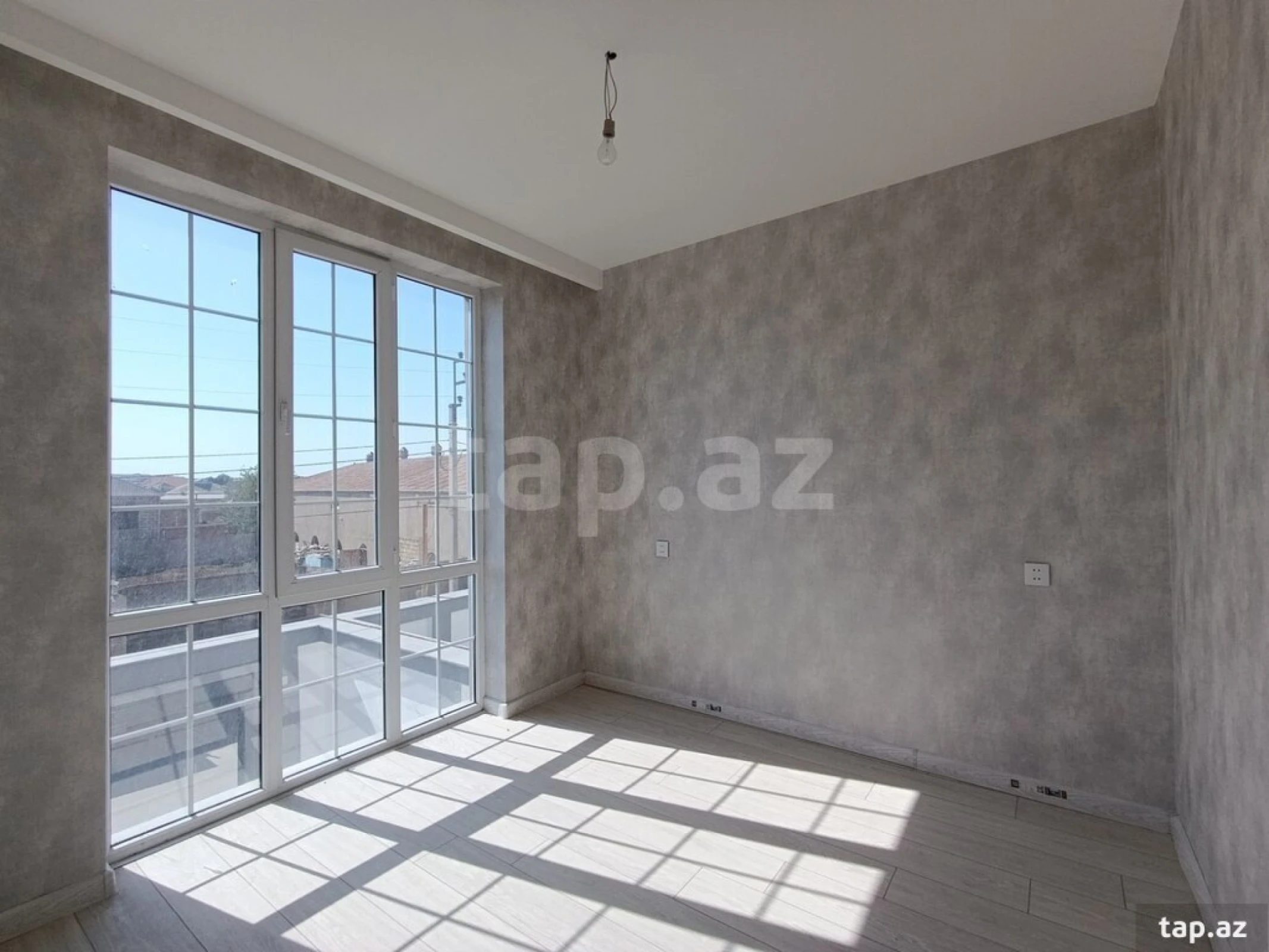 Satılır 4 otaqlı həyət evi