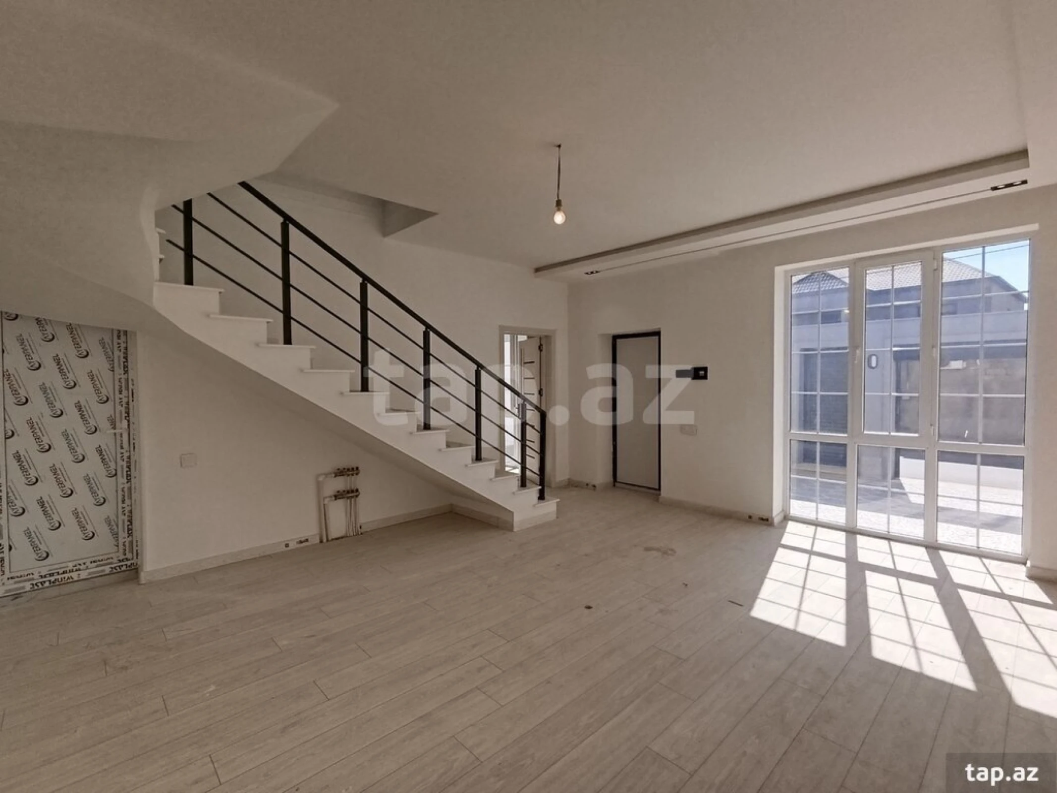 Satılır 4 otaqlı həyət evi