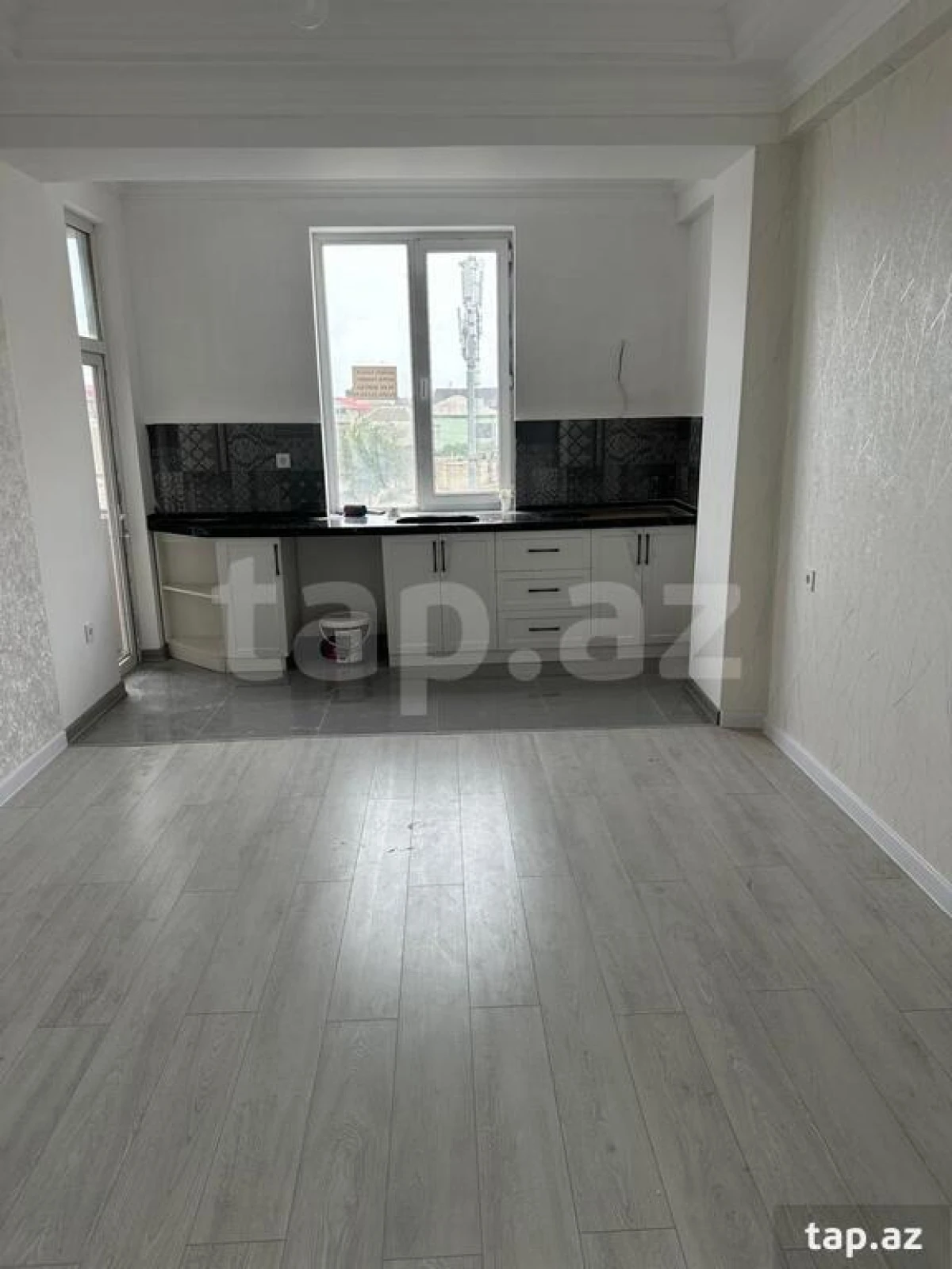 Satılır 3 otaqlı yeni tikili 76 m²