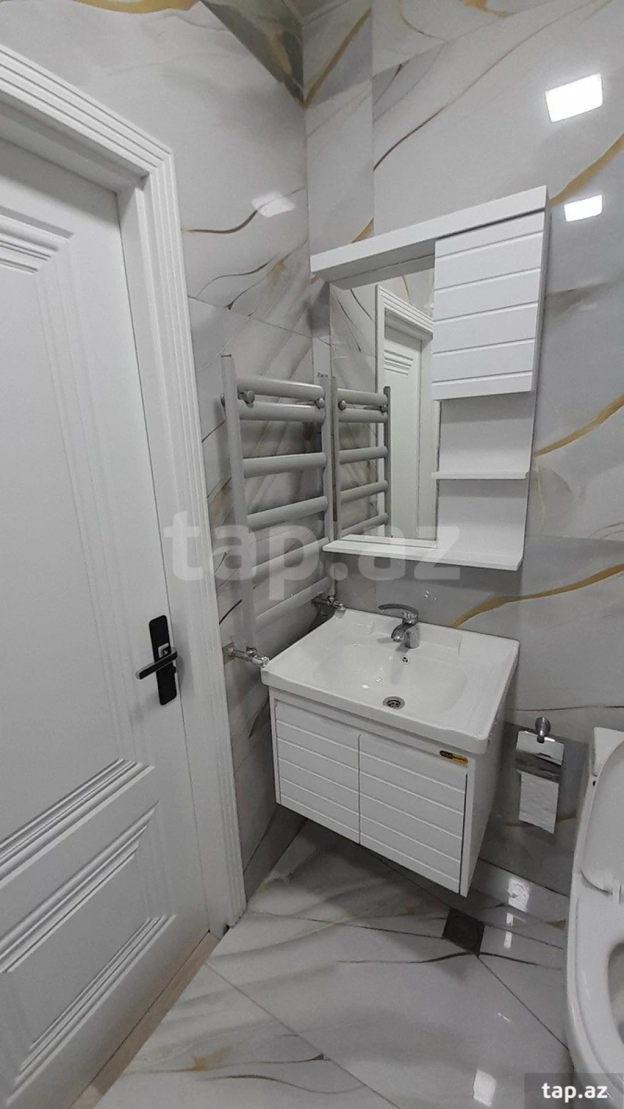 Kirayə verilir 2 otaqlı yeni tikili 50 m²