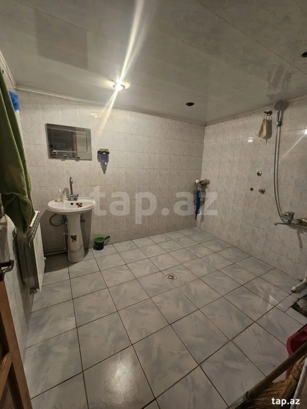 Satılır 4 otaqlı həyət evi