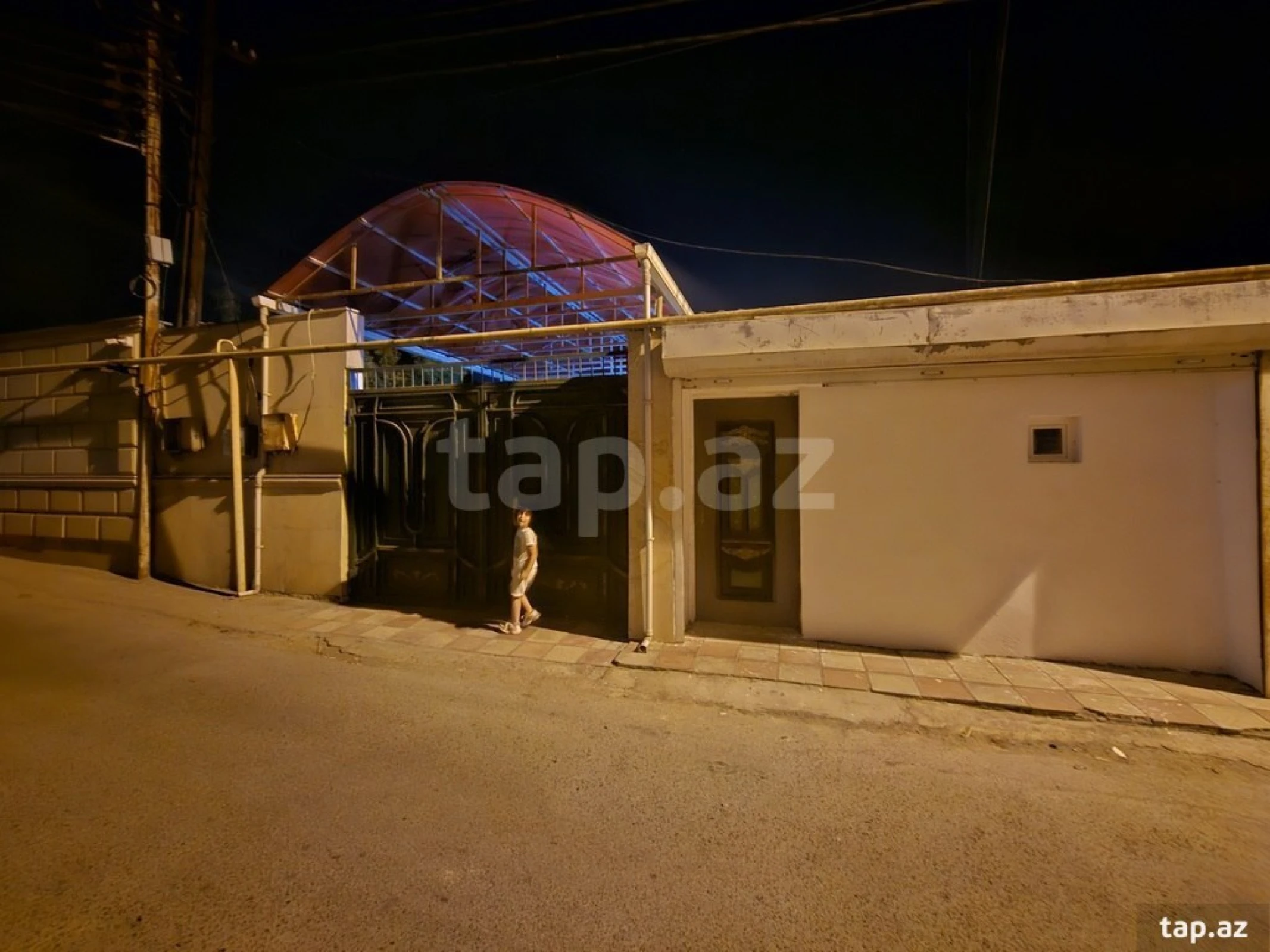 Satılır 4 otaqlı həyət evi