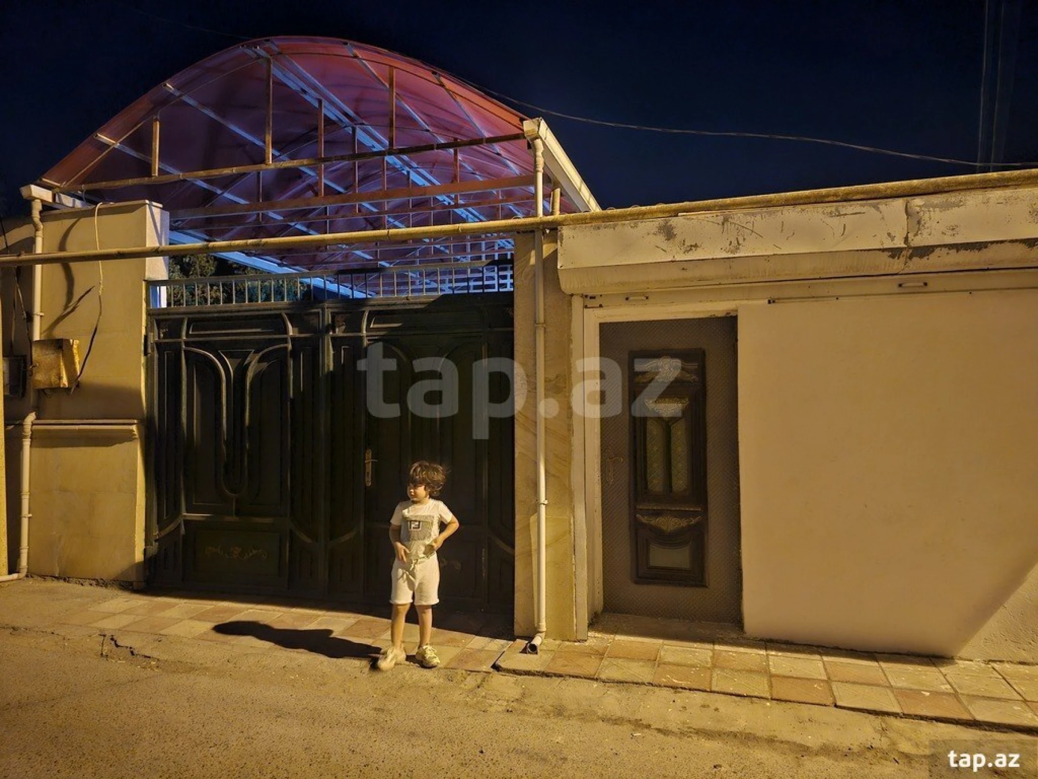 Satılır 4 otaqlı həyət evi