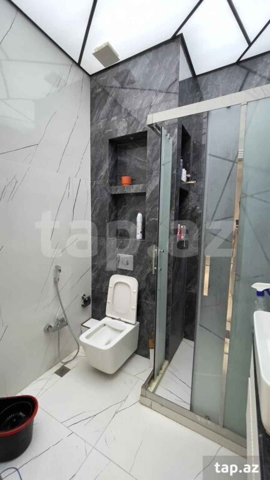 Kirayə verilir 3 otaqlı yeni tikili 72 m²