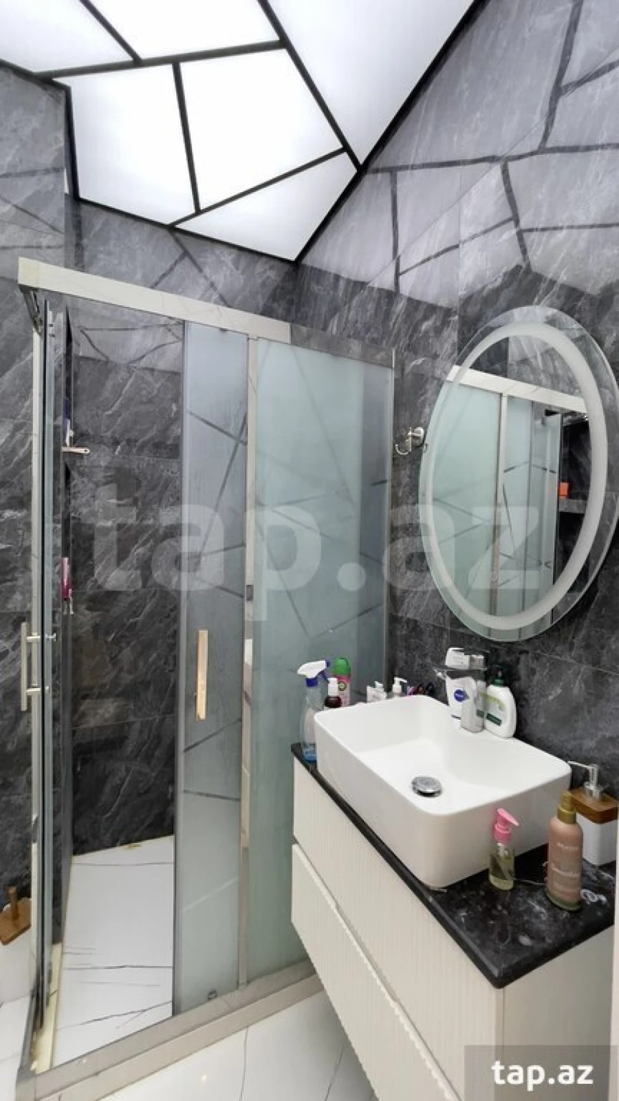 Kirayə verilir 3 otaqlı yeni tikili 72 m²