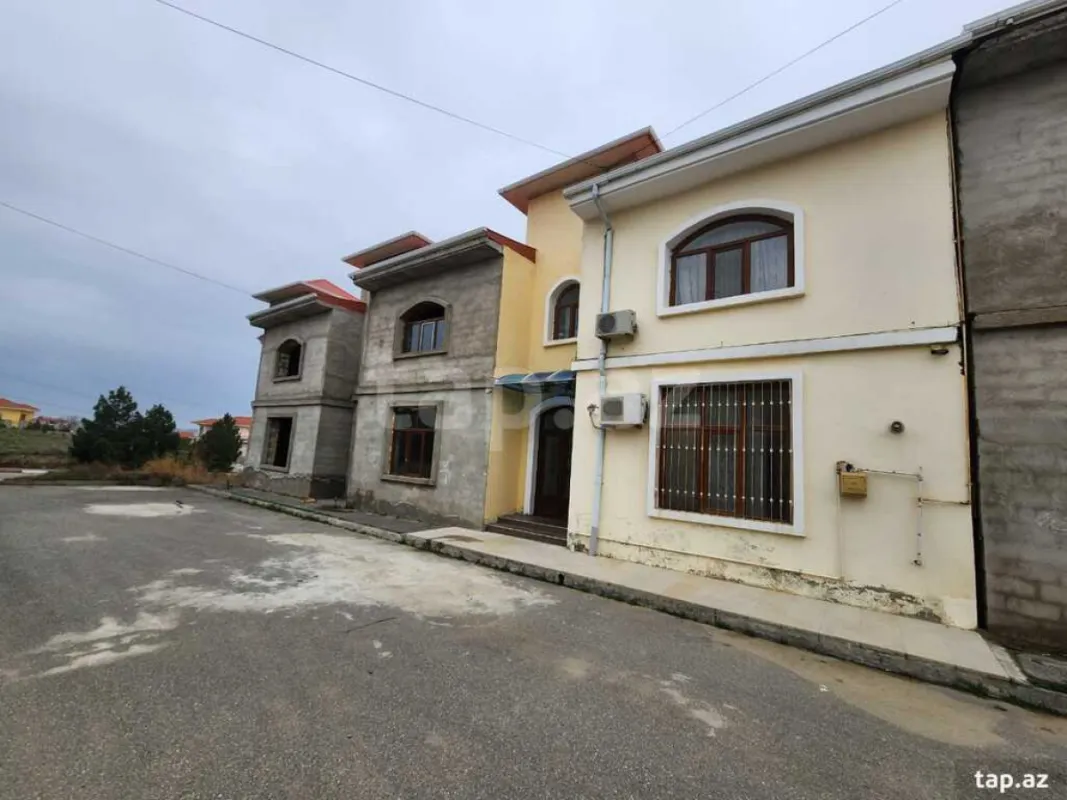 Satılır 2 otaqlı yeni tikili 80 m²