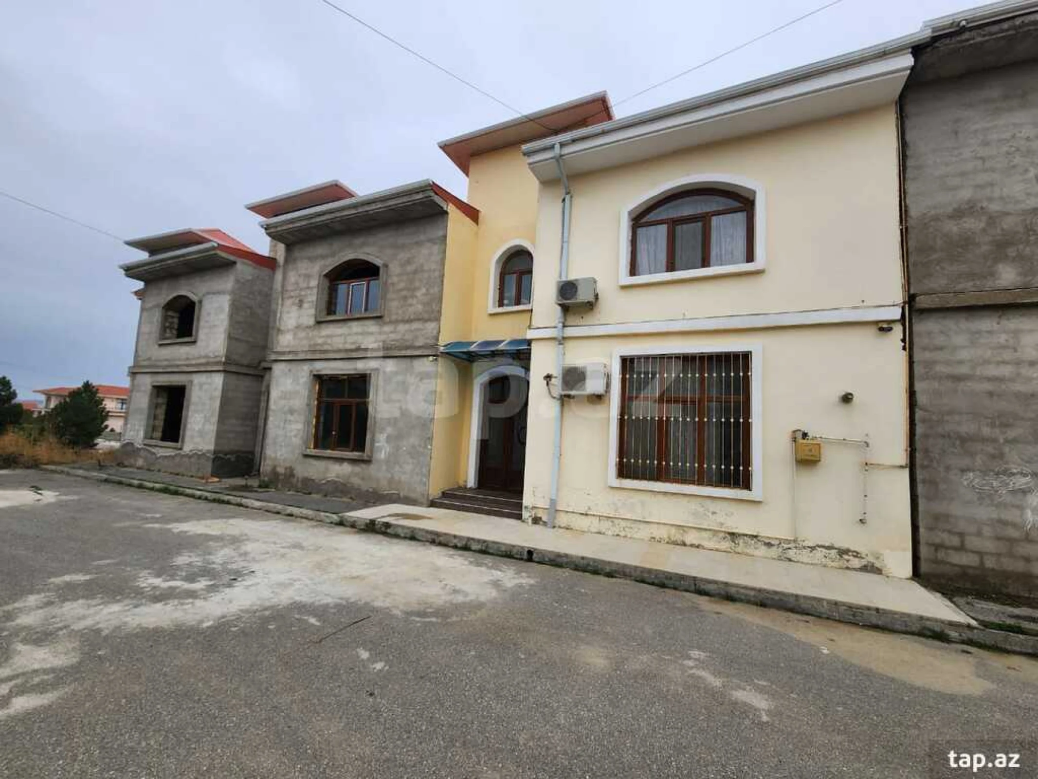 Satılır 2 otaqlı yeni tikili 80 m²