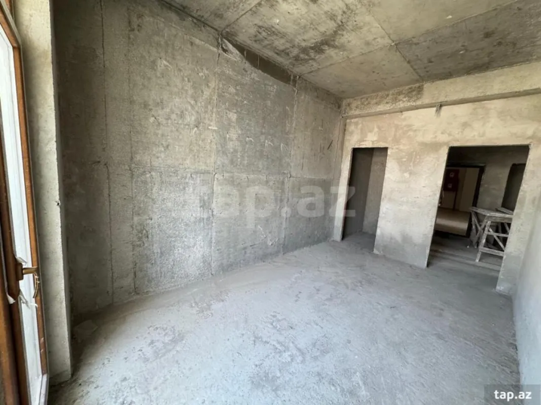 Satılır 3 otaqlı yeni tikili 130 m²